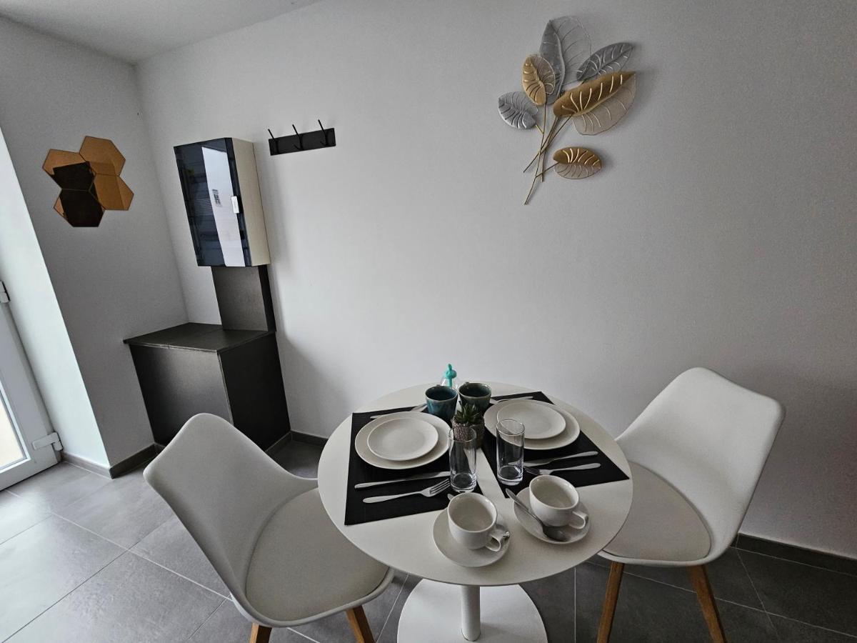 Appart'Hotel Trazegnies Courcelles Экстерьер фото