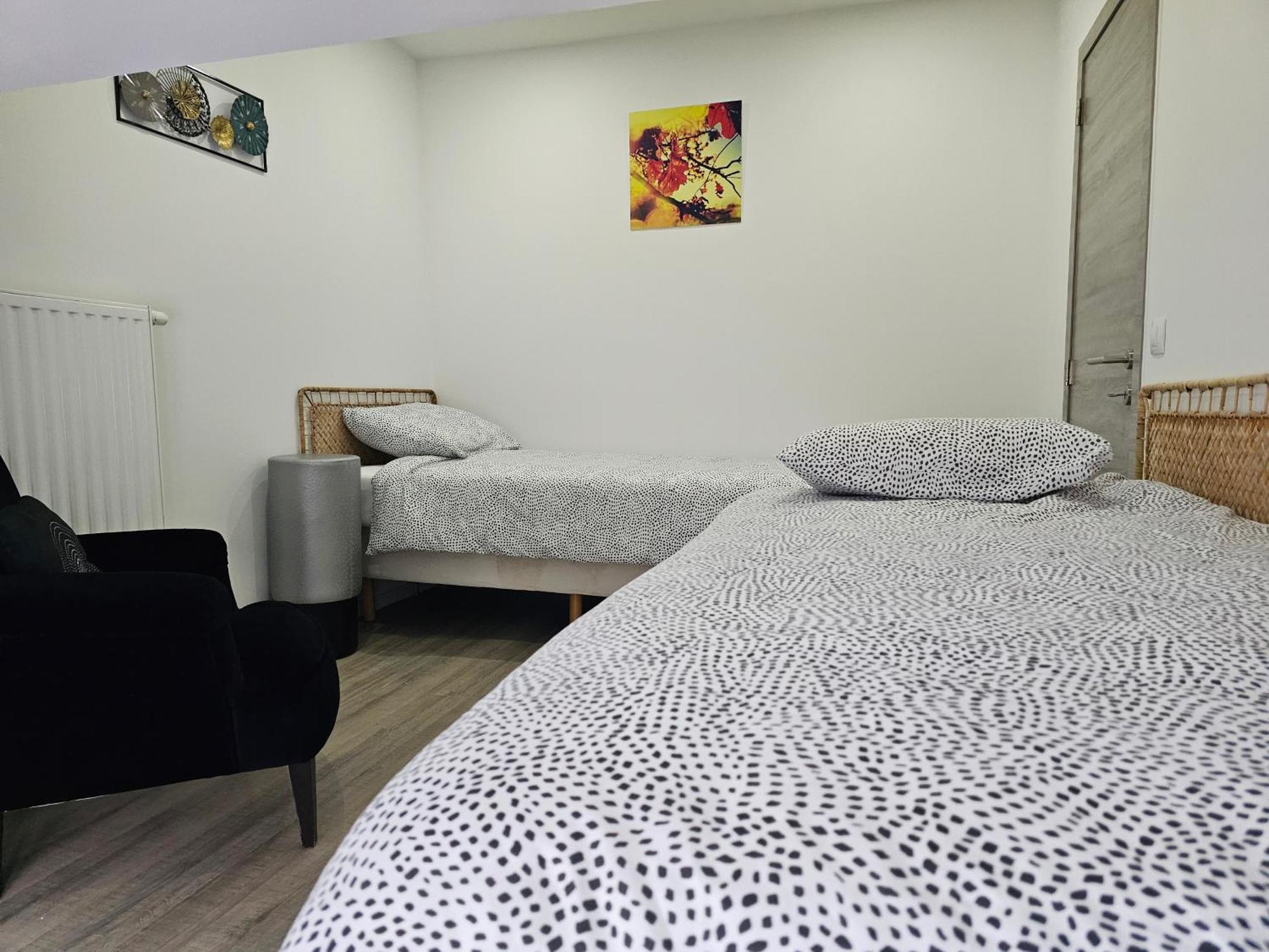 Appart'Hotel Trazegnies Courcelles Экстерьер фото