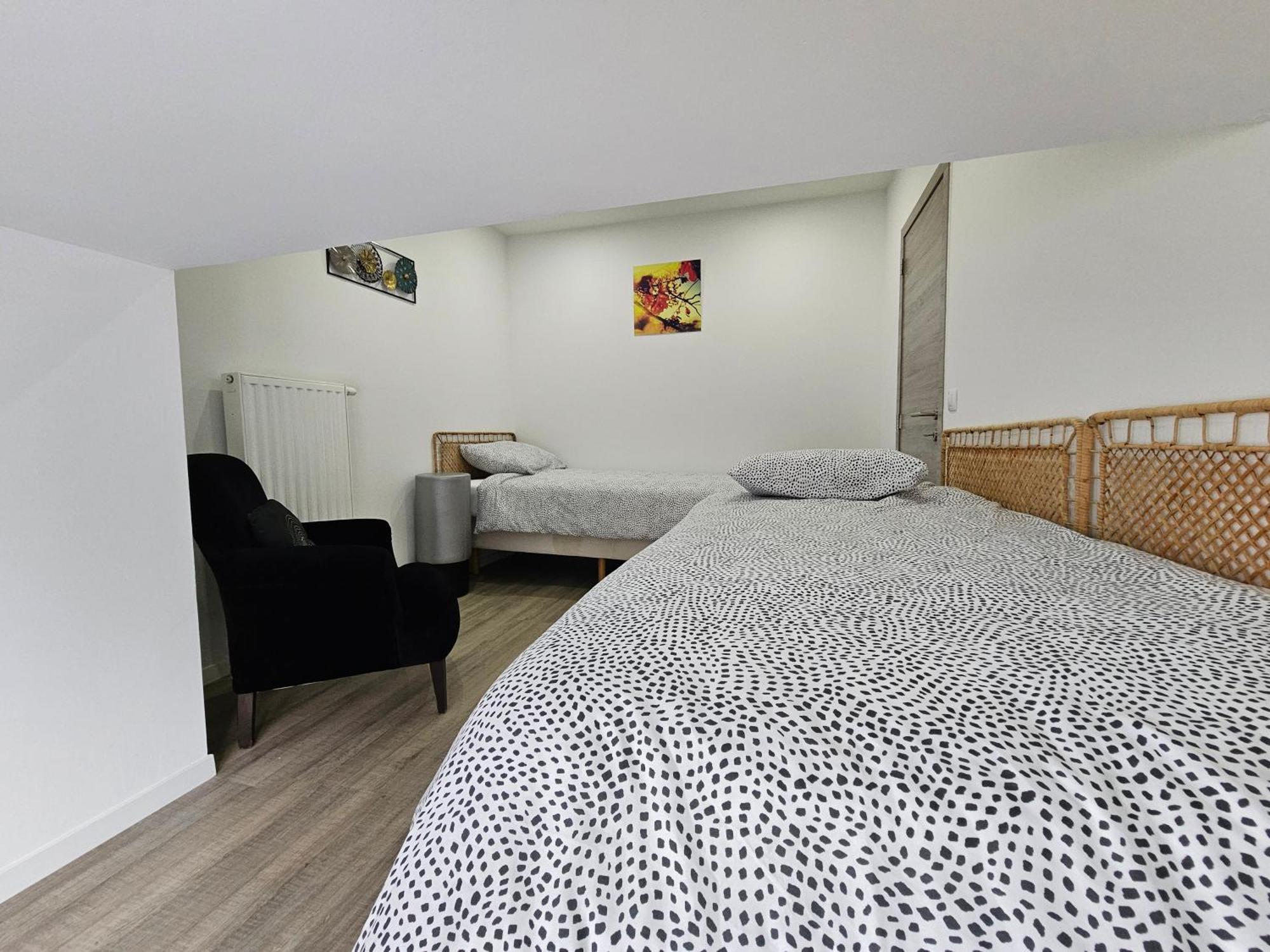Appart'Hotel Trazegnies Courcelles Экстерьер фото